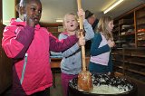 2015-10-21_31_Sauerkraut_machen_mit Schulklasse_RM